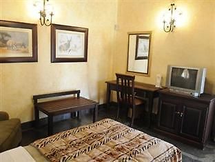 The Big Five Lodge 哈博罗内 外观 照片