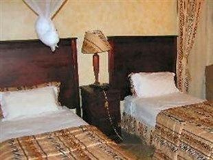 The Big Five Lodge 哈博罗内 外观 照片